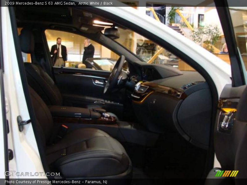 Arctic White / Black 2009 Mercedes-Benz S 63 AMG Sedan