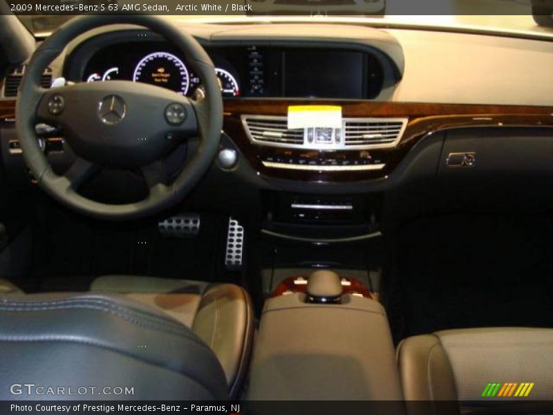 Arctic White / Black 2009 Mercedes-Benz S 63 AMG Sedan