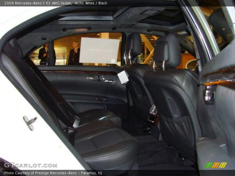 Arctic White / Black 2009 Mercedes-Benz S 63 AMG Sedan