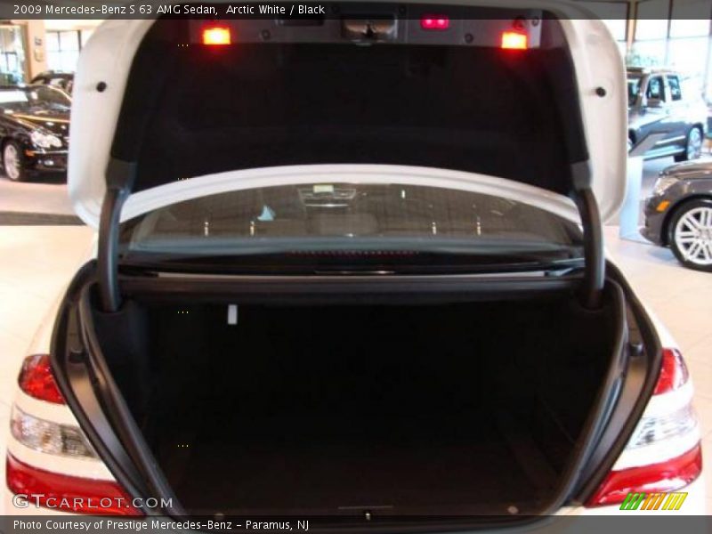 Arctic White / Black 2009 Mercedes-Benz S 63 AMG Sedan
