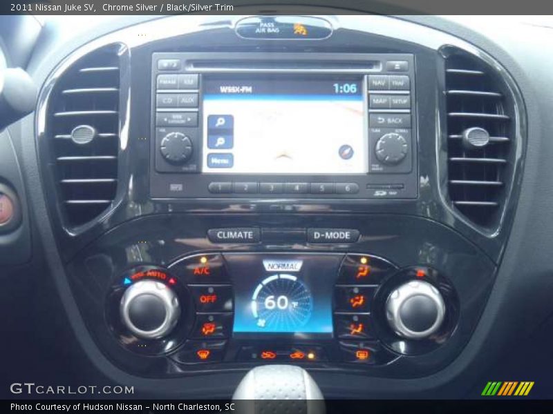Chrome Silver / Black/Silver Trim 2011 Nissan Juke SV