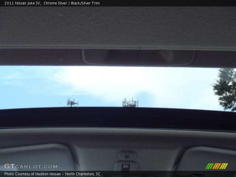 Chrome Silver / Black/Silver Trim 2011 Nissan Juke SV
