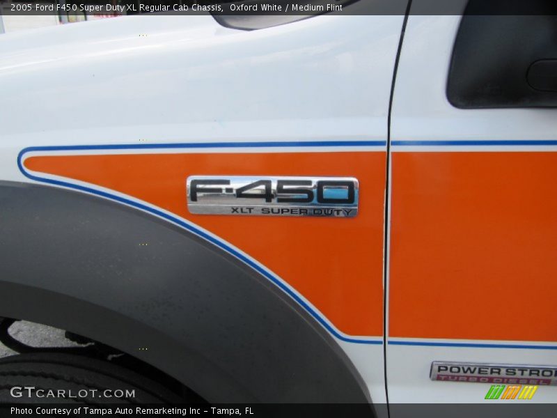 Oxford White / Medium Flint 2005 Ford F450 Super Duty XL Regular Cab Chassis