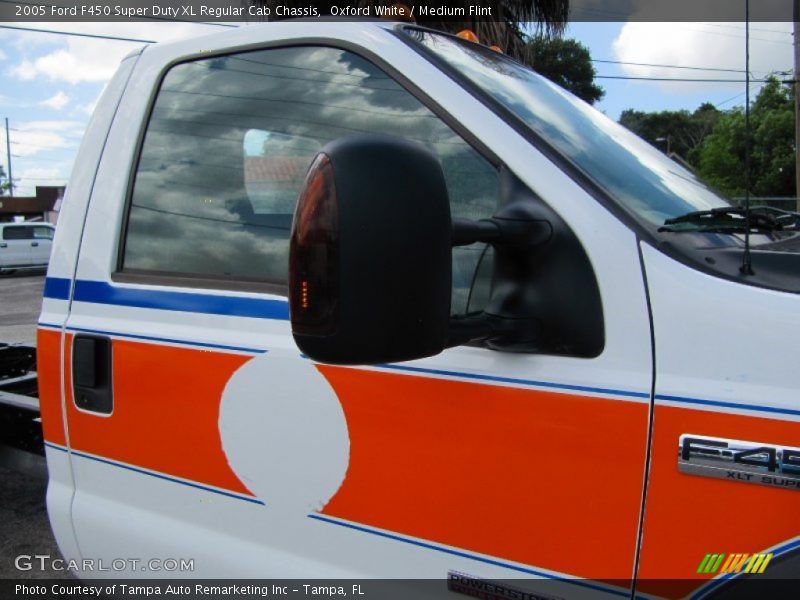 Oxford White / Medium Flint 2005 Ford F450 Super Duty XL Regular Cab Chassis