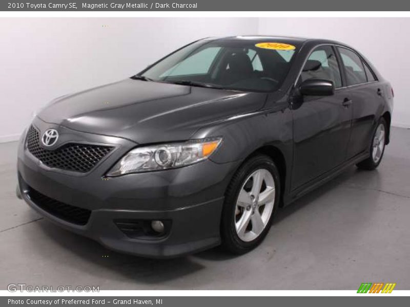 Magnetic Gray Metallic / Dark Charcoal 2010 Toyota Camry SE