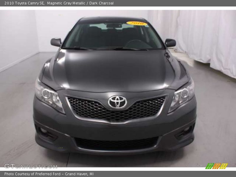 Magnetic Gray Metallic / Dark Charcoal 2010 Toyota Camry SE