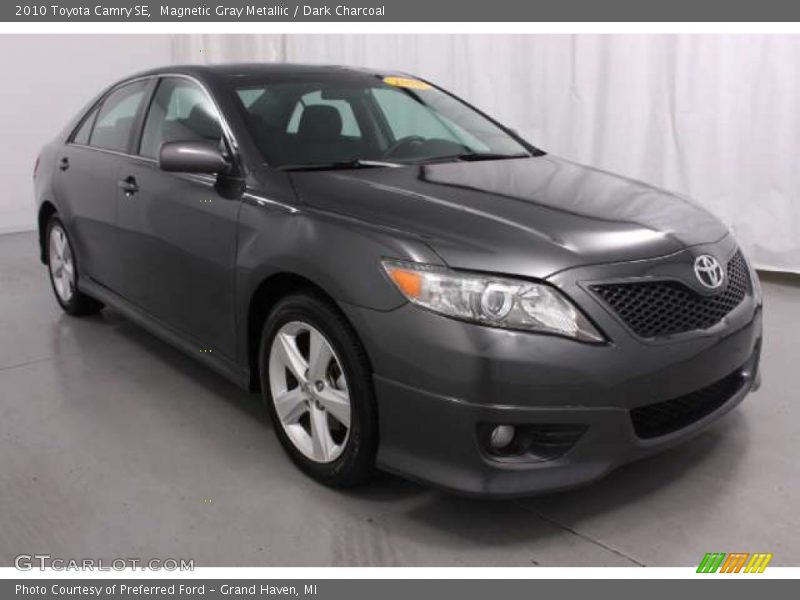 Magnetic Gray Metallic / Dark Charcoal 2010 Toyota Camry SE