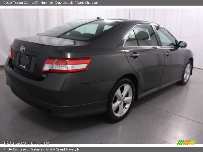 Magnetic Gray Metallic / Dark Charcoal 2010 Toyota Camry SE