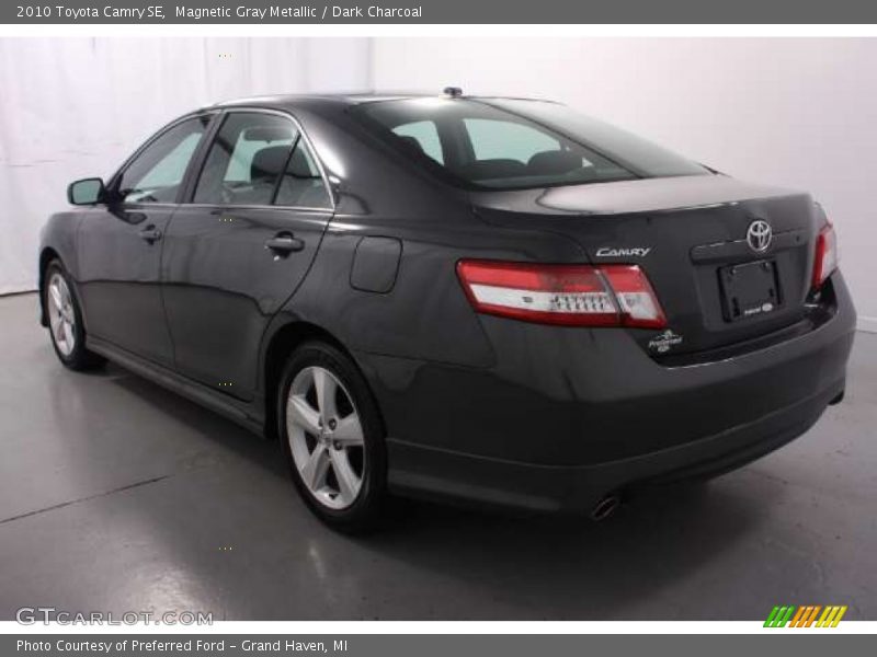 Magnetic Gray Metallic / Dark Charcoal 2010 Toyota Camry SE