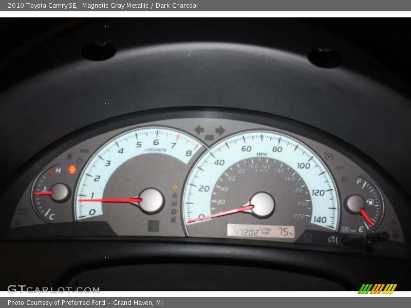 Magnetic Gray Metallic / Dark Charcoal 2010 Toyota Camry SE