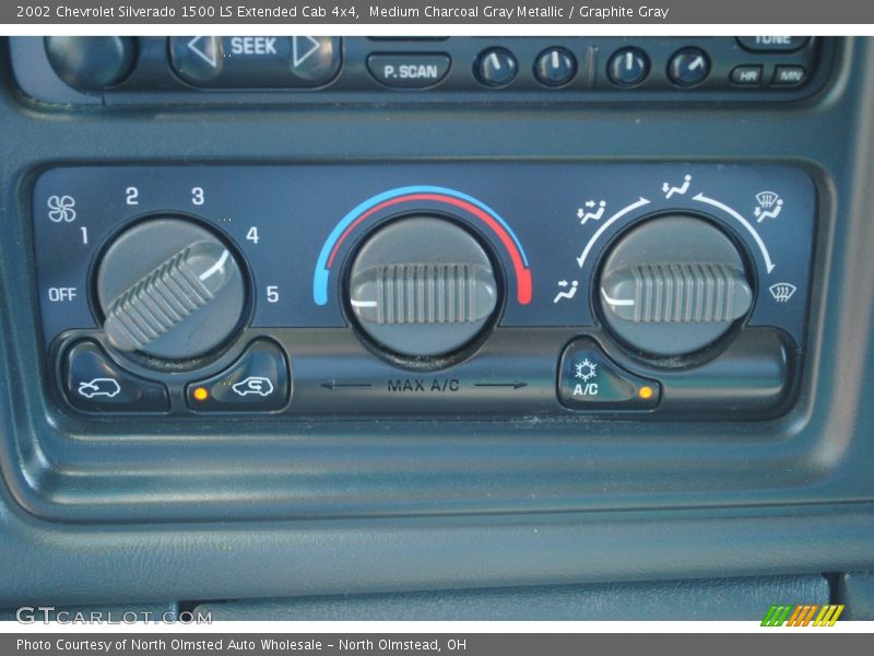 Controls of 2002 Silverado 1500 LS Extended Cab 4x4