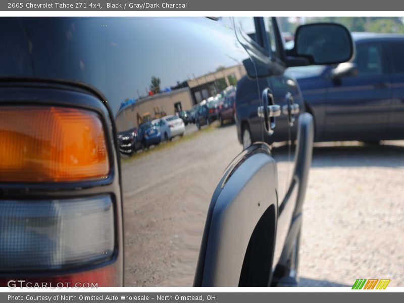 Black / Gray/Dark Charcoal 2005 Chevrolet Tahoe Z71 4x4