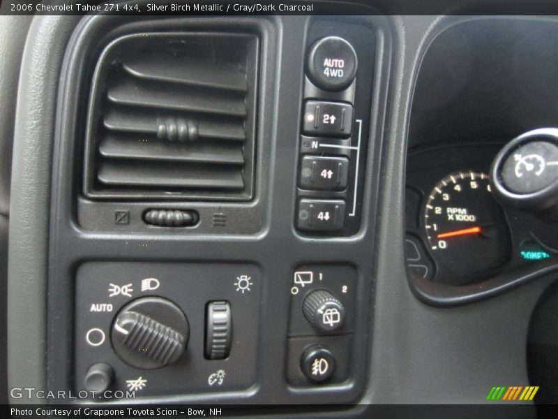Controls of 2006 Tahoe Z71 4x4