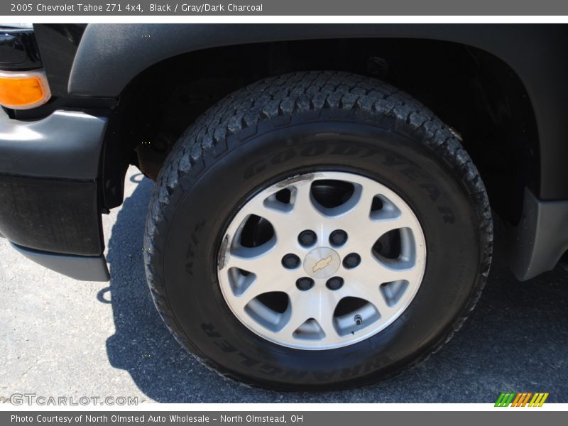 Black / Gray/Dark Charcoal 2005 Chevrolet Tahoe Z71 4x4