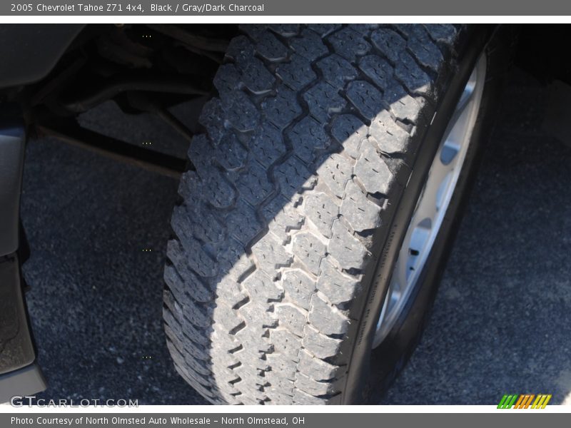 Black / Gray/Dark Charcoal 2005 Chevrolet Tahoe Z71 4x4