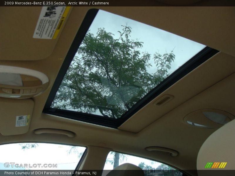 Arctic White / Cashmere 2009 Mercedes-Benz E 350 Sedan
