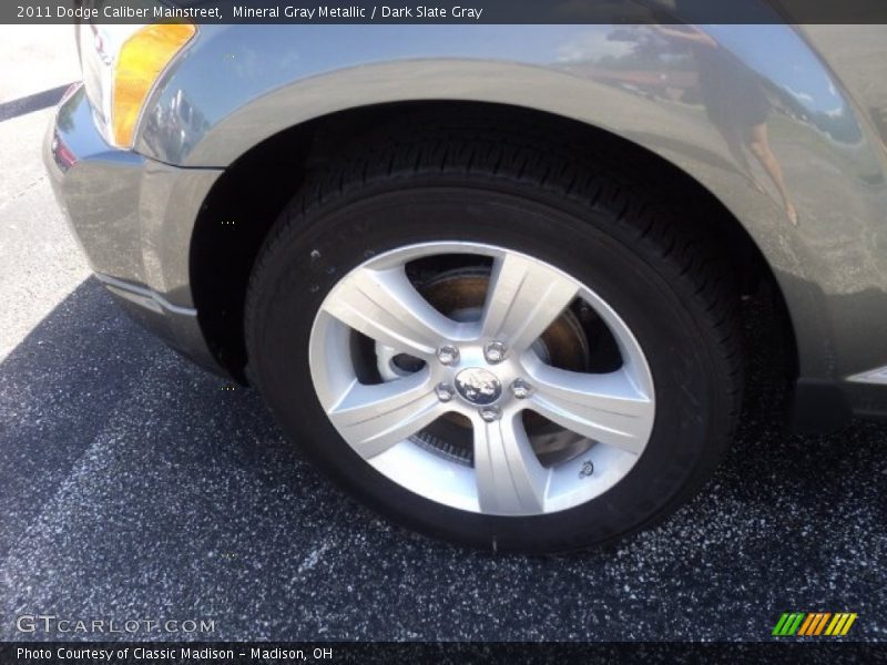 Mineral Gray Metallic / Dark Slate Gray 2011 Dodge Caliber Mainstreet