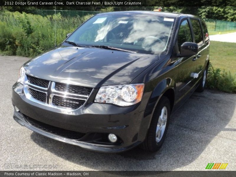 Front 3/4 View of 2012 Grand Caravan Crew