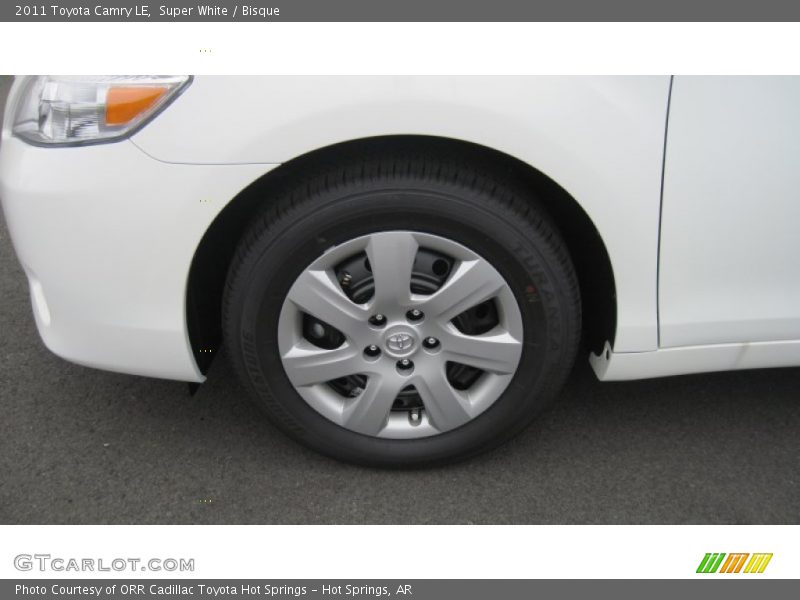 Super White / Bisque 2011 Toyota Camry LE