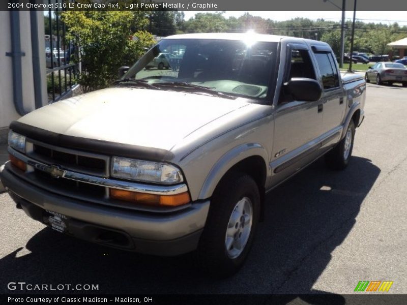 Light Pewter Metallic / Graphite 2004 Chevrolet S10 LS Crew Cab 4x4