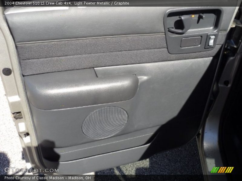 Light Pewter Metallic / Graphite 2004 Chevrolet S10 LS Crew Cab 4x4