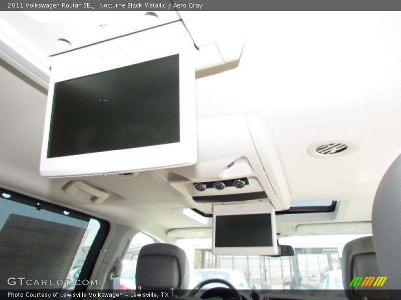 Nocturne Black Metallic / Aero Gray 2011 Volkswagen Routan SEL
