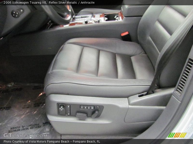 Reflex Silver Metallic / Anthracite 2006 Volkswagen Touareg V8