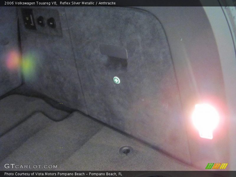Reflex Silver Metallic / Anthracite 2006 Volkswagen Touareg V8