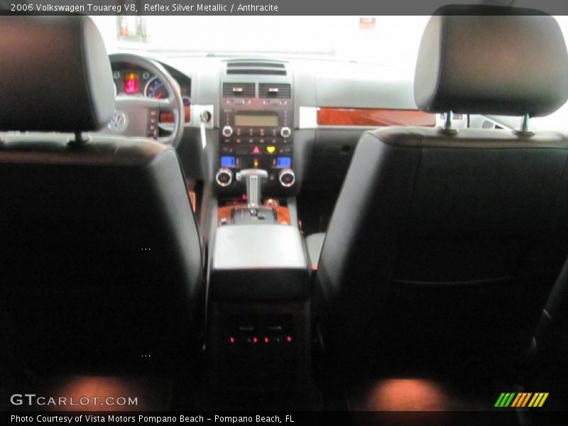 Reflex Silver Metallic / Anthracite 2006 Volkswagen Touareg V8