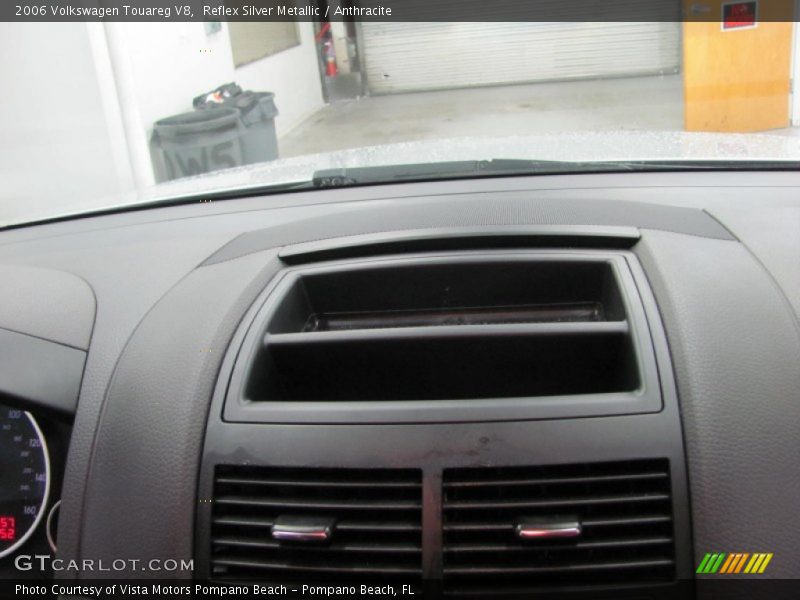 Reflex Silver Metallic / Anthracite 2006 Volkswagen Touareg V8