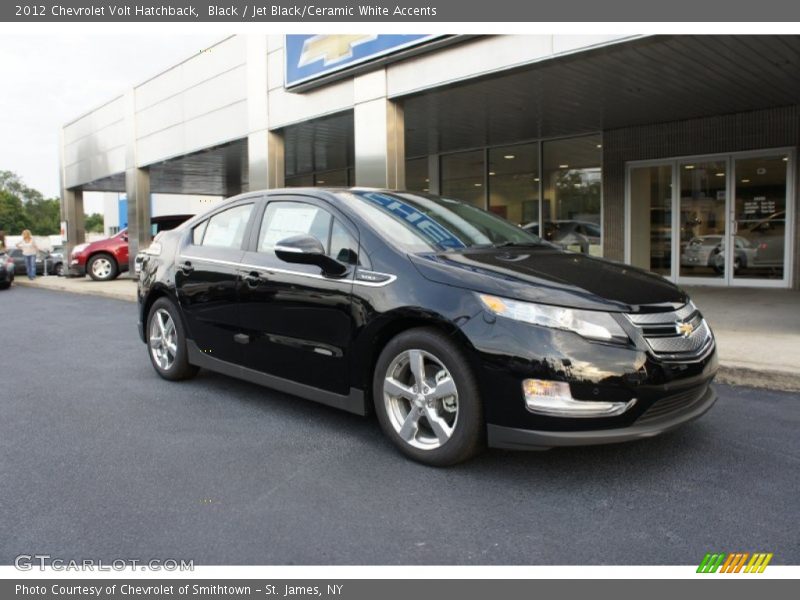 Front 3/4 View of 2012 Volt Hatchback