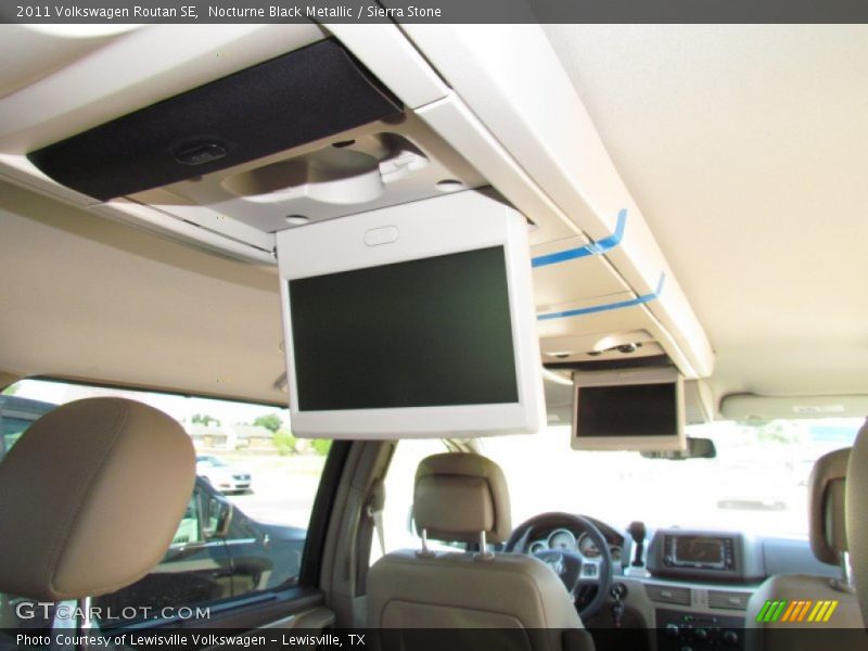 Nocturne Black Metallic / Sierra Stone 2011 Volkswagen Routan SE