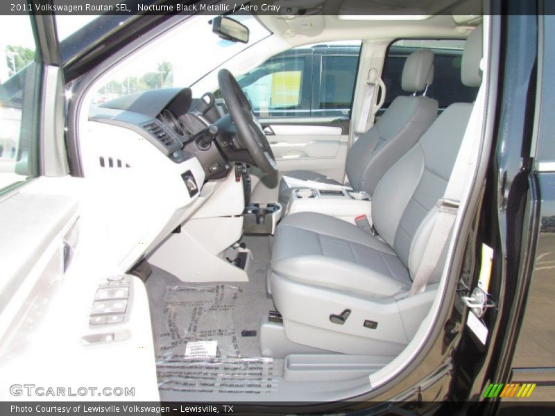 Nocturne Black Metallic / Aero Gray 2011 Volkswagen Routan SEL