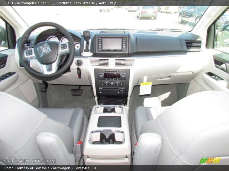 Nocturne Black Metallic / Aero Gray 2011 Volkswagen Routan SEL
