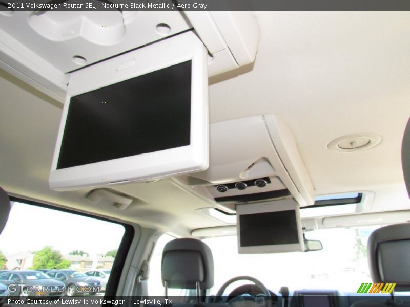 Nocturne Black Metallic / Aero Gray 2011 Volkswagen Routan SEL