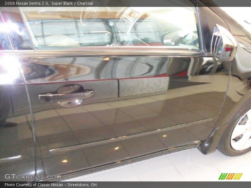 Super Black / Charcoal 2009 Nissan Sentra 2.0