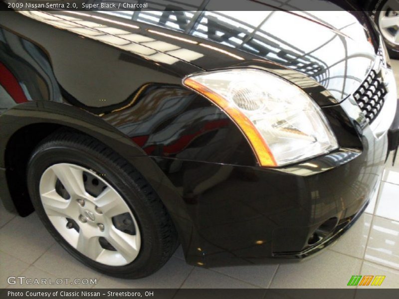 Super Black / Charcoal 2009 Nissan Sentra 2.0