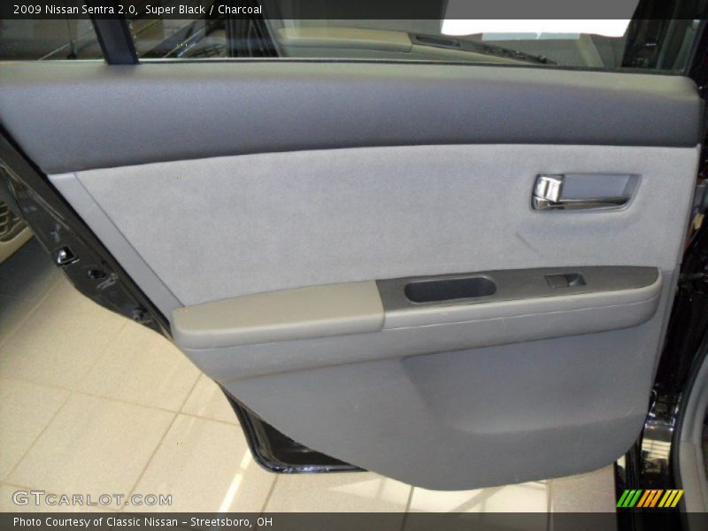 Super Black / Charcoal 2009 Nissan Sentra 2.0