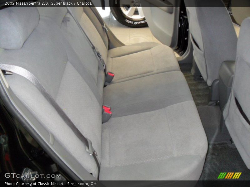 Super Black / Charcoal 2009 Nissan Sentra 2.0