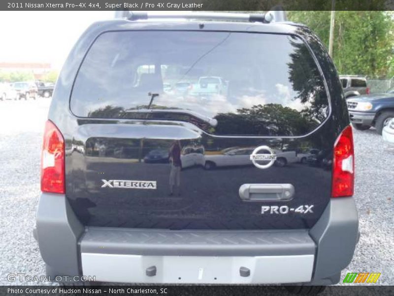 Super Black / Pro 4X Gray Leather 2011 Nissan Xterra Pro-4X 4x4