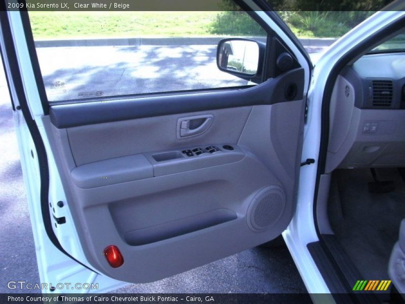 Clear White / Beige 2009 Kia Sorento LX