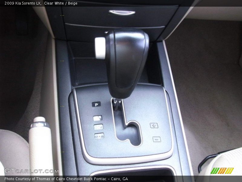 Clear White / Beige 2009 Kia Sorento LX