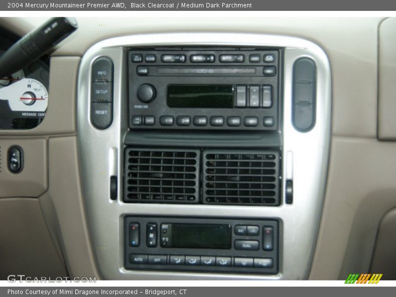 Black Clearcoat / Medium Dark Parchment 2004 Mercury Mountaineer Premier AWD