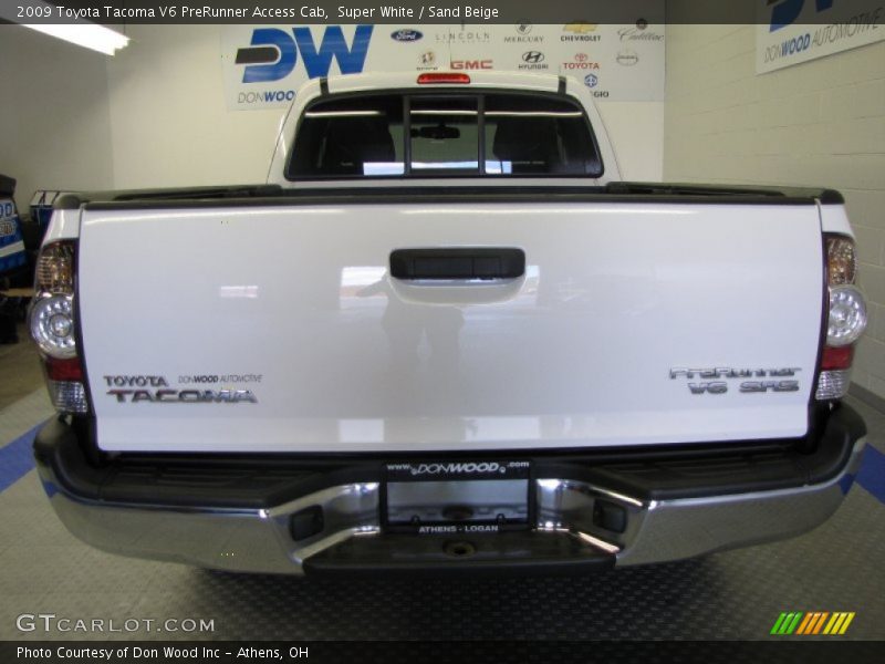 Super White / Sand Beige 2009 Toyota Tacoma V6 PreRunner Access Cab