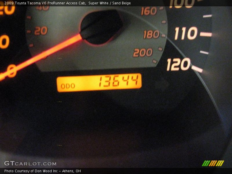 Super White / Sand Beige 2009 Toyota Tacoma V6 PreRunner Access Cab