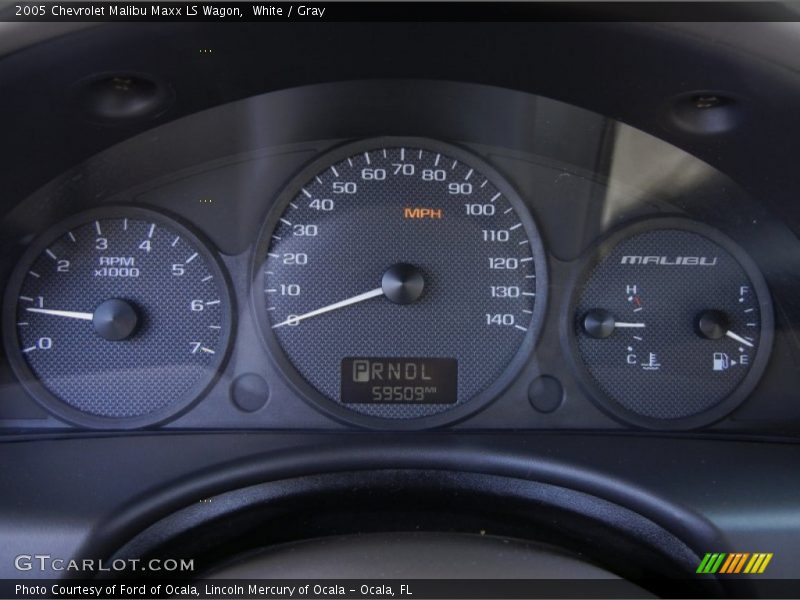 White / Gray 2005 Chevrolet Malibu Maxx LS Wagon