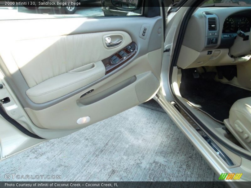 Sandrock Beige / Beige 2000 Infiniti I 30