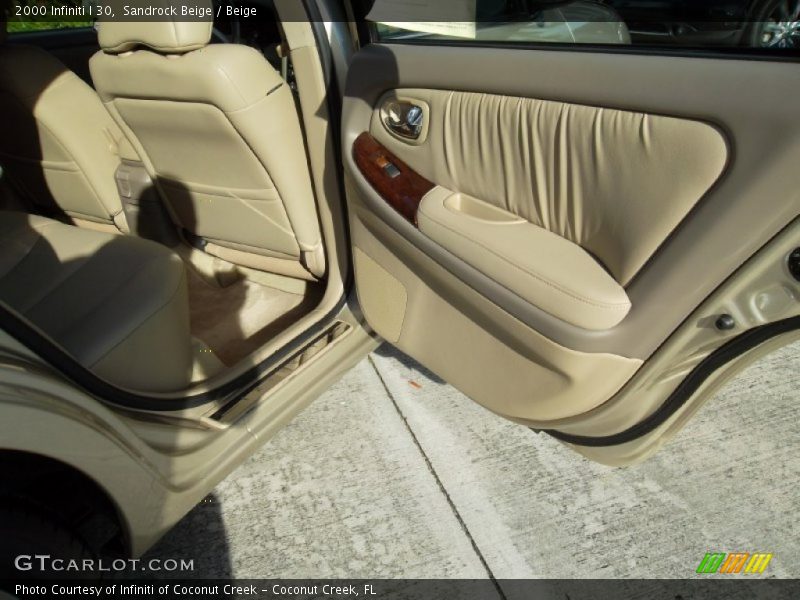 Sandrock Beige / Beige 2000 Infiniti I 30