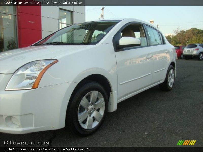 Fresh Powder White / Beige 2009 Nissan Sentra 2.0