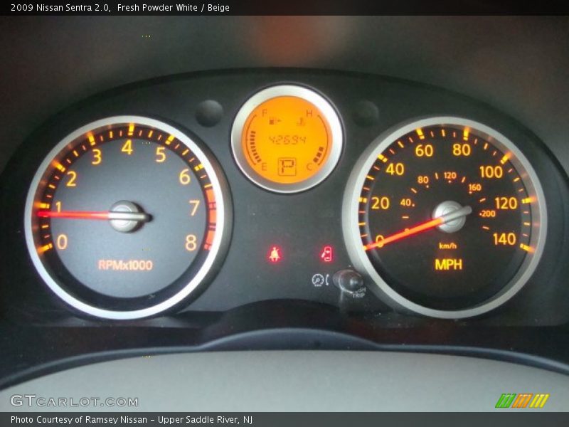 Fresh Powder White / Beige 2009 Nissan Sentra 2.0